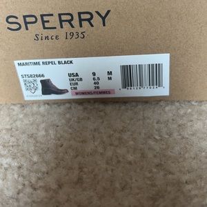 Brand new Sperry boots